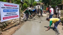 Swadaya Warga Jadi Solusi Jalan Rusak di Pekalongan, Masyarakat Wringin Agung Doro Kumpulkan Rp30 Juta untuk Cor Jalan