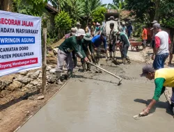 Swadaya Warga Jadi Solusi Jalan Rusak di Pekalongan, Masyarakat Wringin Agung Doro Kumpulkan Rp30 Juta untuk Cor Jalan
