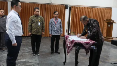 Bupati Pemalang Lantik Budi Harsudiono Seto Aji sebagai Dirut Perumda Tirta Mulia 2026–2031, Targetkan Perbaikan Layanan Air Bersih