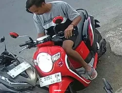 Terekam CCTV! HP di Dasbor Motor Diduga Digondol Orang di Jalan Ahmad Yani Comal Pemalang